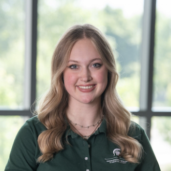 Caroline Crago headshot